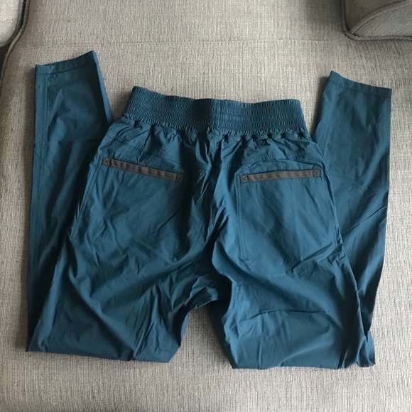 Lululemon Run With Rover Pants - 4 - Picture 9 of 16